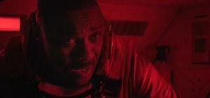 Вышел трейлер научно-фантастического триллера "Над бездной" с Идрисом Эльбой (видео)