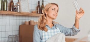 Кілька ложок у воду – і помутнілий скляний посуд як новий: лайфхак на 10 хвилин