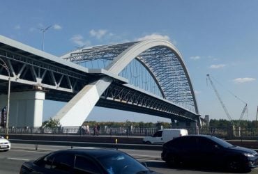 Під час повітряної тривоги у Києві перекриватимуть два мости: у КМДА повідомили деталі