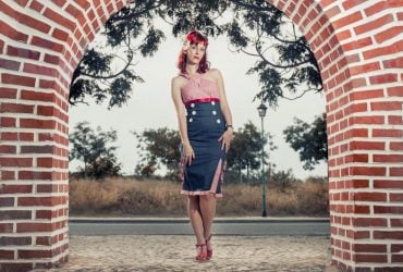 5 цветов в одежде, которые выдают "старую душу"