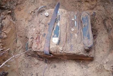 У лісі знайшли телефони 1939 року: вони пролежали в землі понад 80 років