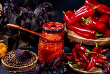 Паста з перцю на зиму - додаю її до м’яса, супів та рагу: і кетчуп не потрібен