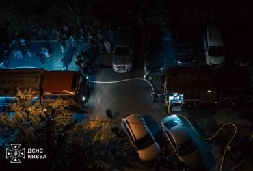 Атака РФ на багатоповерхівку у Києві: загинули 2 особи, серед поранених є діти (фото, відео)