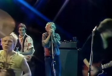 Этот хит 1976 года культовой группы превратился в символ панк-рока