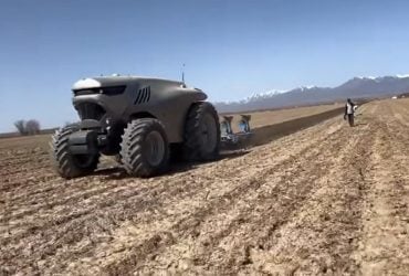У Китаї автономні трактори обробляють поля, а дороги будують безпілотні машини