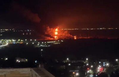 Украина нанесла удар по российскому НПЗ и ключевому мосту