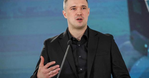 Федоров вирішив попіаритися на Старлінк, але Маск швидко поставив його на місце, - військовий Сазонов