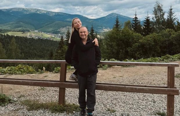 Дружина Павліка показала обличчя співака після операції та ускладнень (фото)