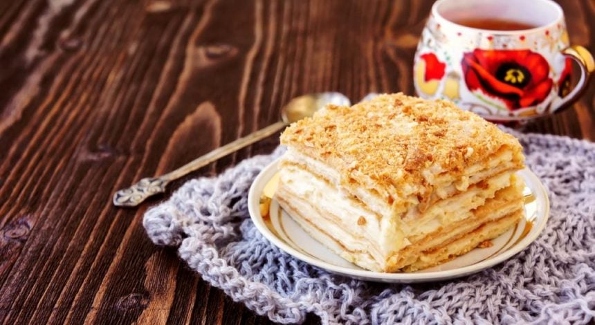 "Ленивый" Наполеон из готового слоеного теста: вкуснее, чем в кондитерских